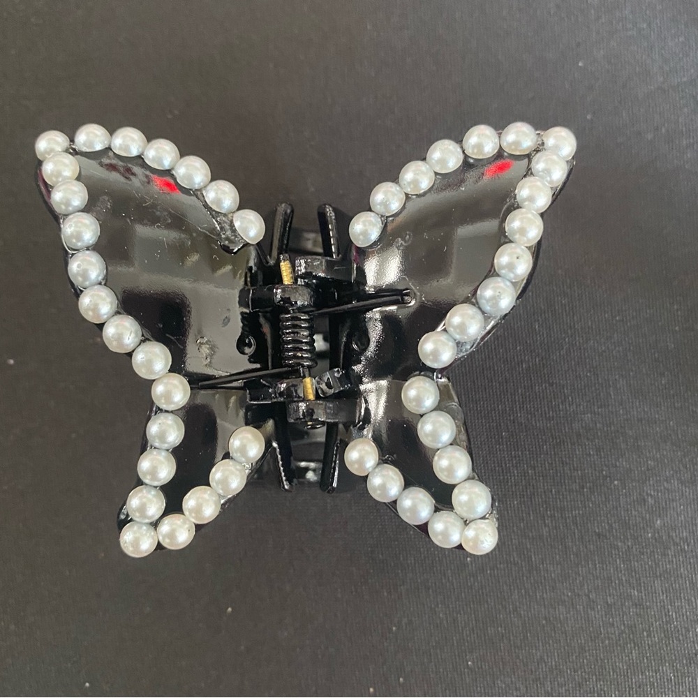 Set of 2 Pearl butterfly clips medium in black